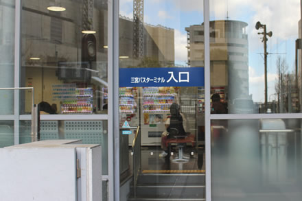 シャトルバス乗車口2